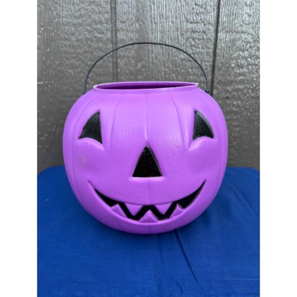Purple Plastic Jack-O-Lantern Pumpkin Halloween Trick-Or-Treat Bucket Handle - Picture 1 of 6